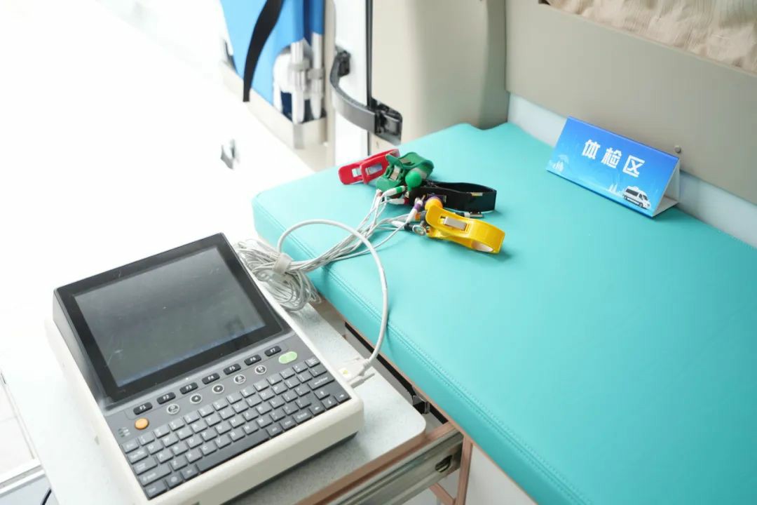 流动医疗暖民心·签约服务进万家! 赢多多民生体检巡诊车助力滑县医共体建设