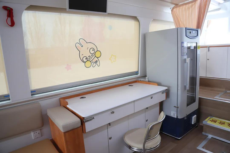 阿狸主题采血车，献给依然相信童话的人