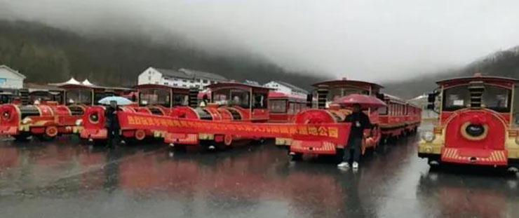 上岗！赢多多纯电动观光小火车入职神农架大九湖景区