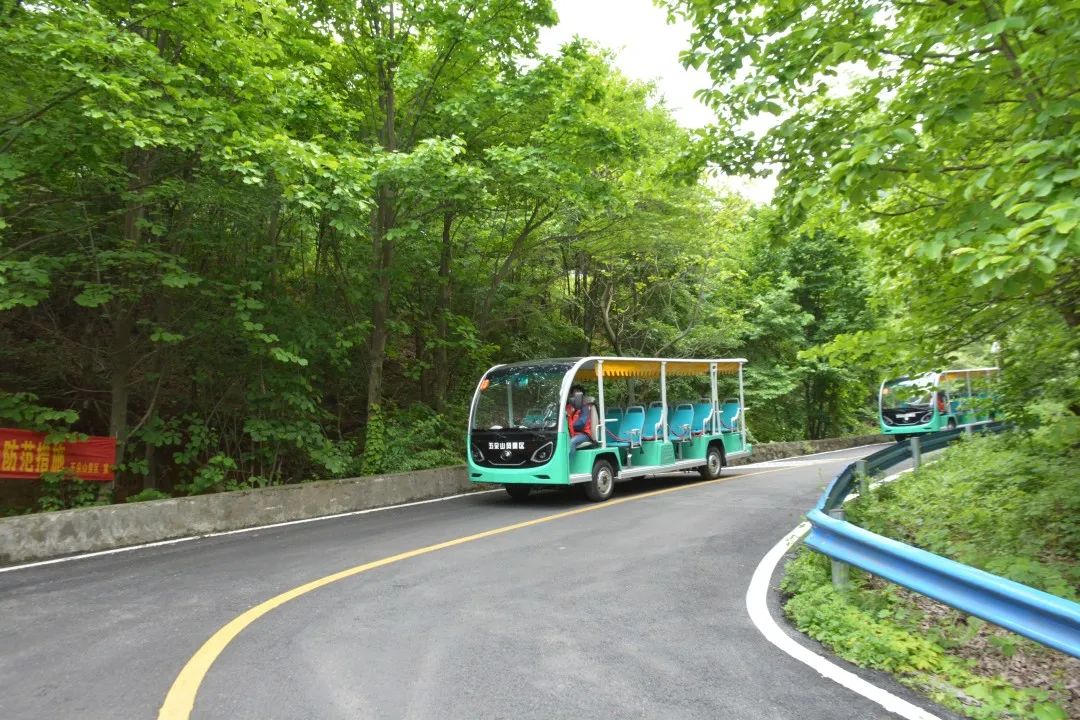 赢多多观光车亮相2023世界动力电池大会，为盛会增添绿色动力！