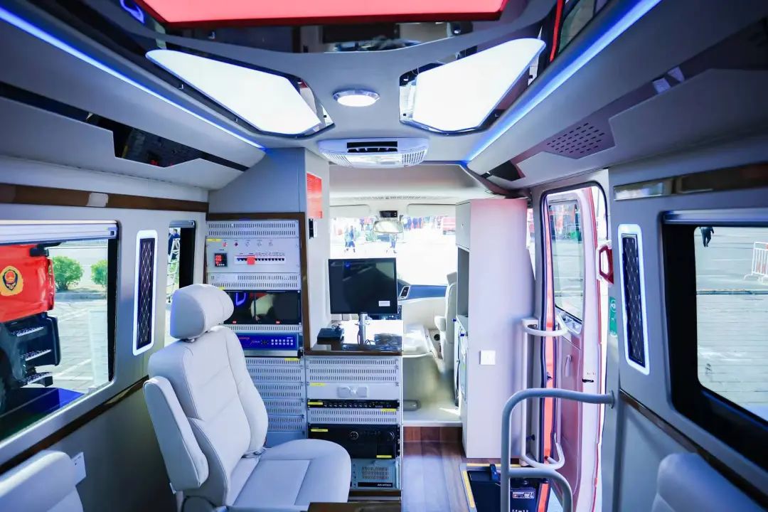 赢多多勘察消防车，持续推动火灾调查工作创新发展！