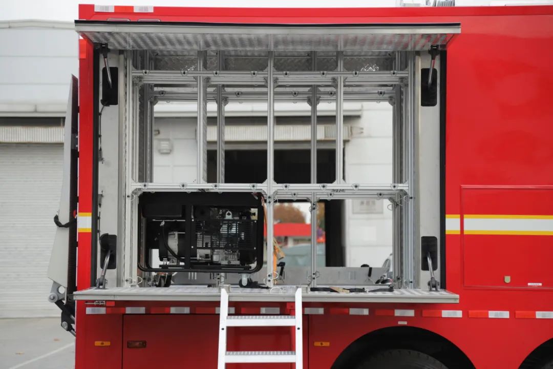 赢多多勘察消防车，持续推动火灾调查工作创新发展！