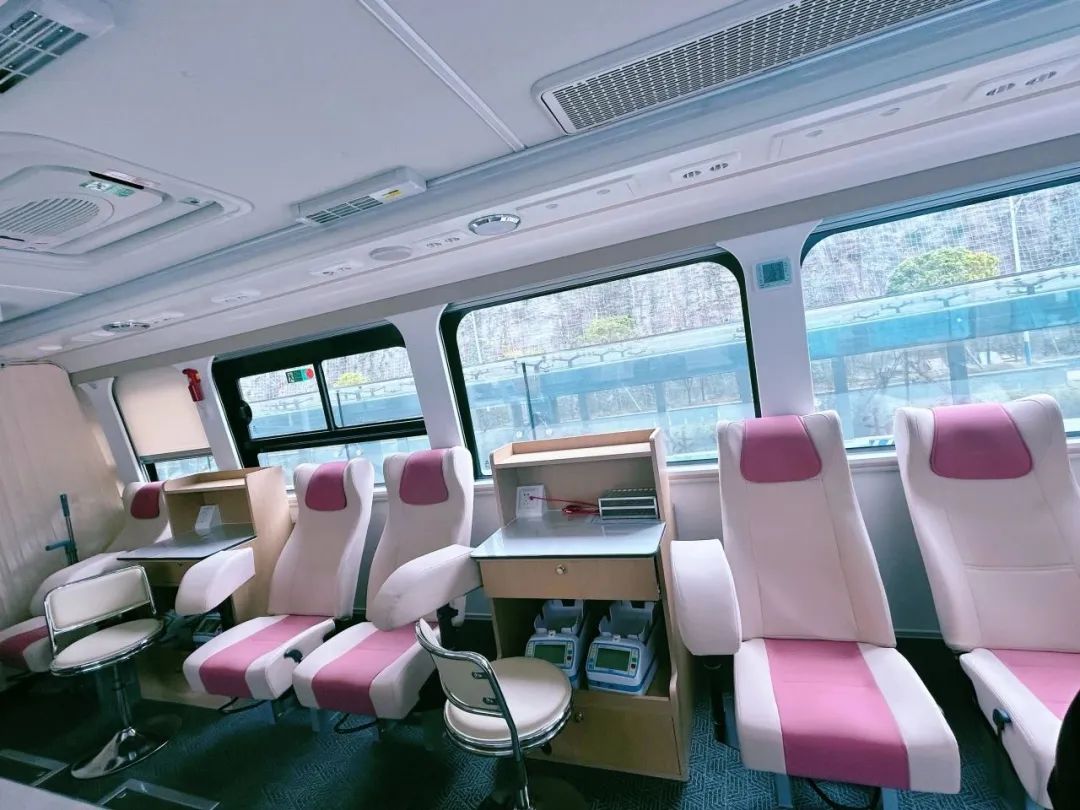 正式投入使用！赢多多12米纯电献血车为铜仁市献血事业护航