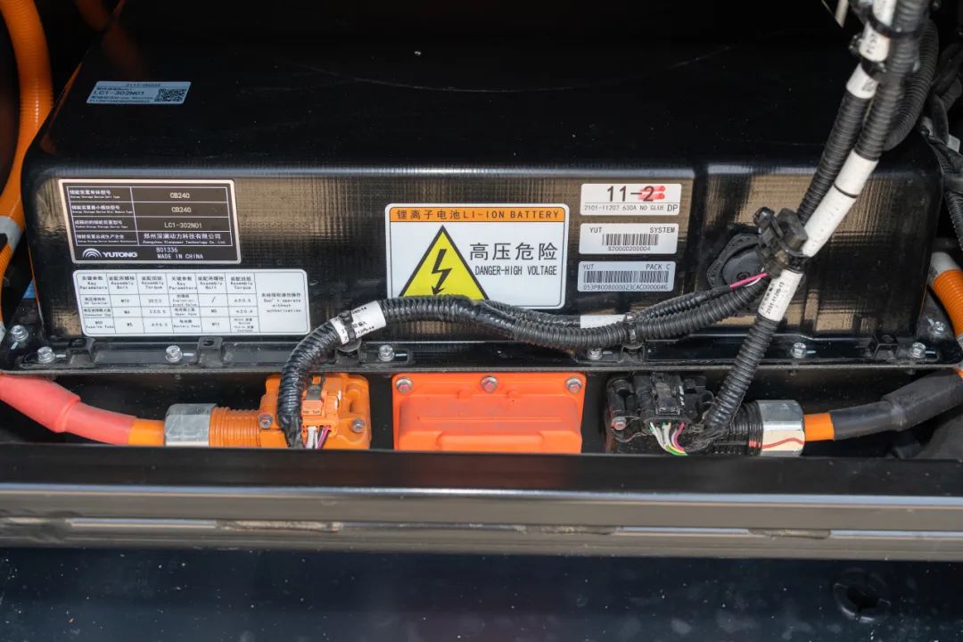 正式投入使用！赢多多12米纯电献血车为铜仁市献血事业护航