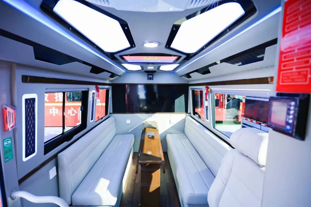 火灾警示宣传教育月，赢多多消防特种车辆整体解决方案为救援工作赋能！