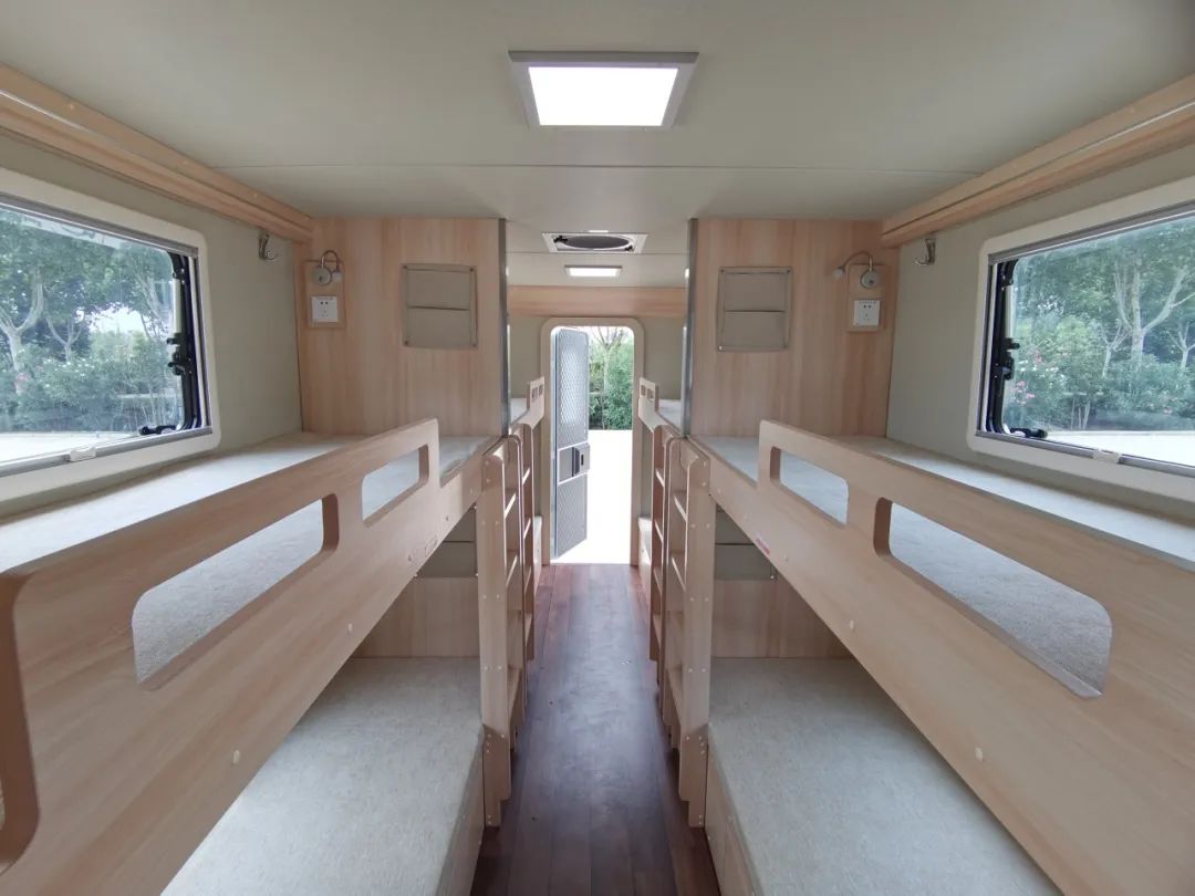 赢多多专用车亮相全球公共安全合作论坛（连云港），为全球普遍安全建设贡献力量