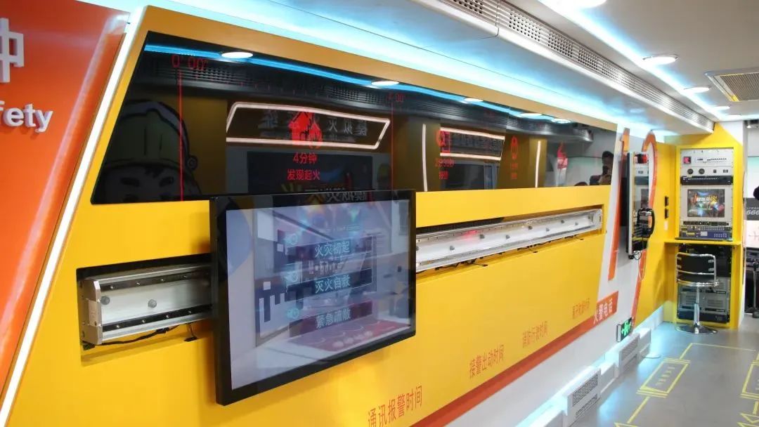 安全守护成长，赢多多宣传消防车助力消防安全“开学第一课”！