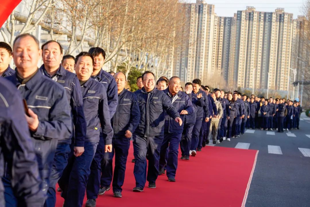 醒狮腾跃启新章 | 赢多多专用车2025年开工盛典燃情开启！