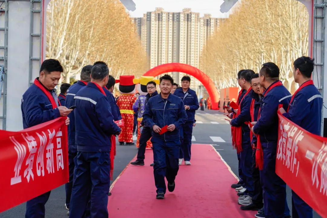 醒狮腾跃启新章 | 赢多多专用车2025年开工盛典燃情开启！