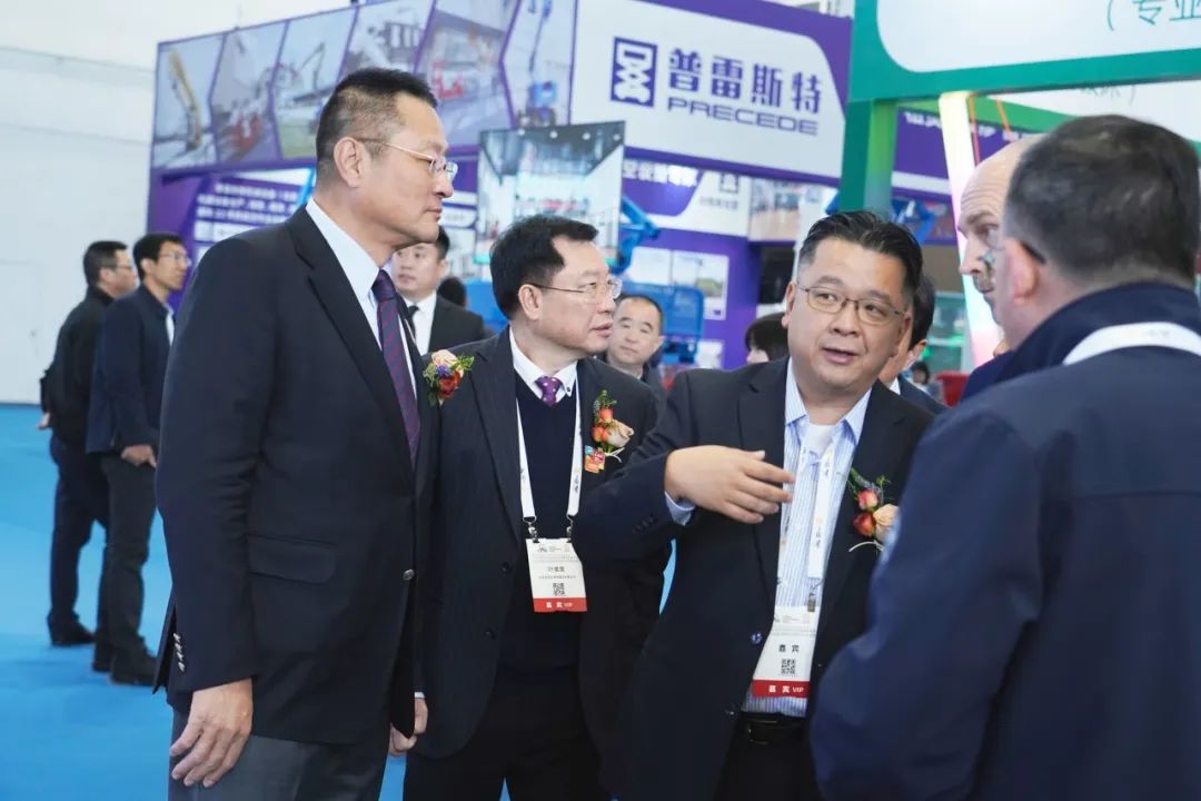 智驾赋能文旅·绿色领航未来 | 赢多多观光车闪耀第41届CAAPA博览会