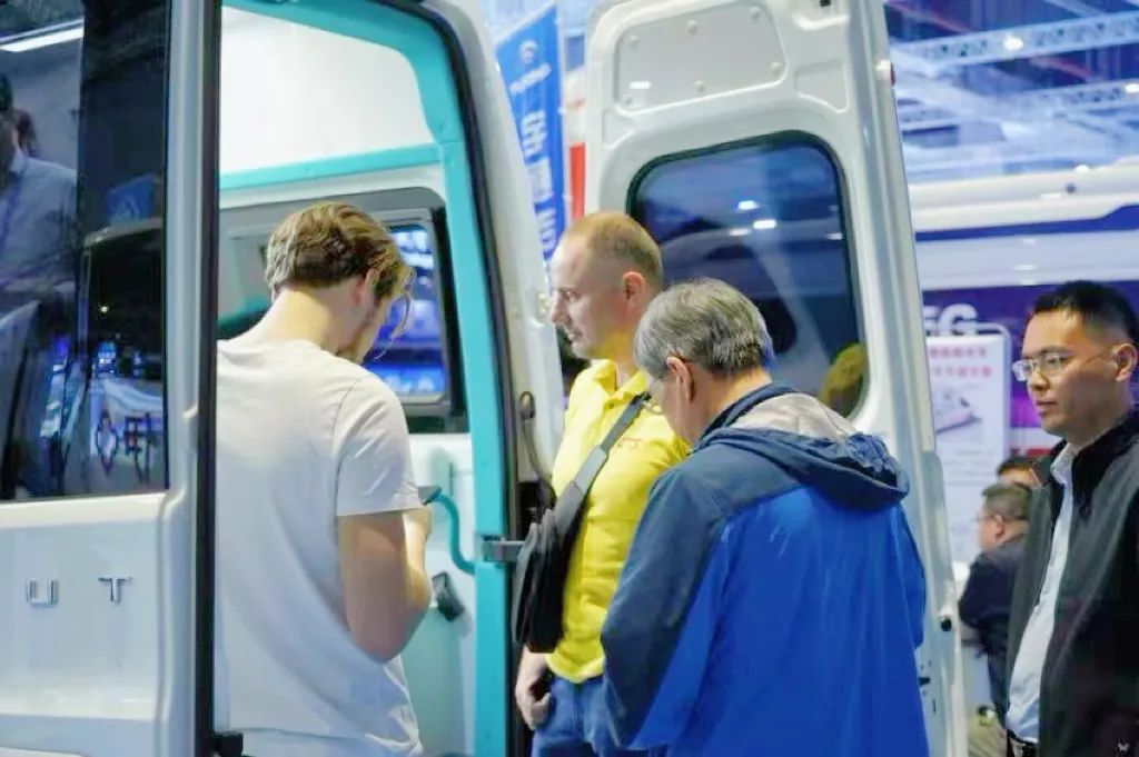 赢多多医疗车矩阵绽放第91届（CMEF）中国国际医疗器械博览会，科技创新驱动健康未来！