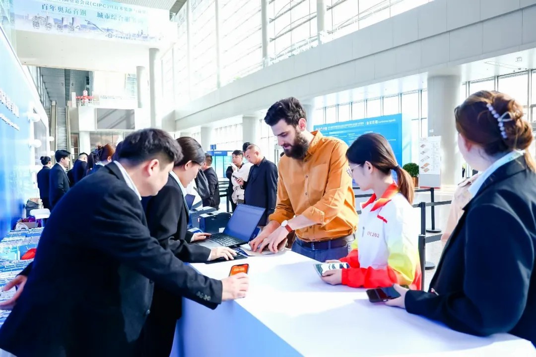 能源“动脉”守护者｜赢多多装备检修车闪耀第八届中国国际管道会议